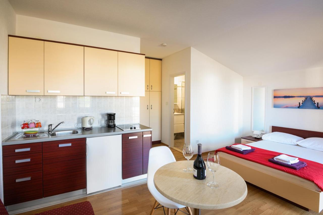 Apartments Blatancic Vodice Esterno foto